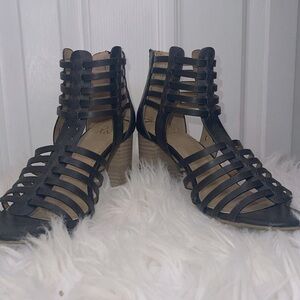 BLACK STRAPS BOOTIES SANDALS Block 3” HEELS WITH ZIPPERS AT BACK SIZE US 6.